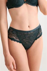 Lisca Evelyn brazilian string